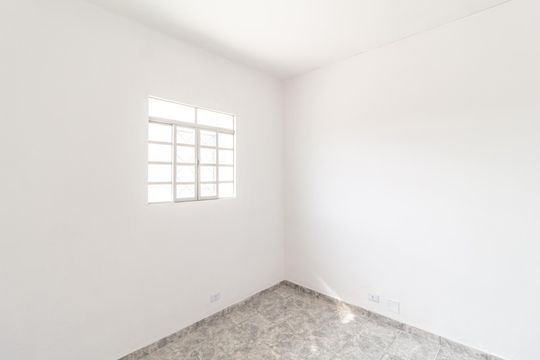 Casa para alugar com 2 quartos, 67m² em Iapi, Osasco