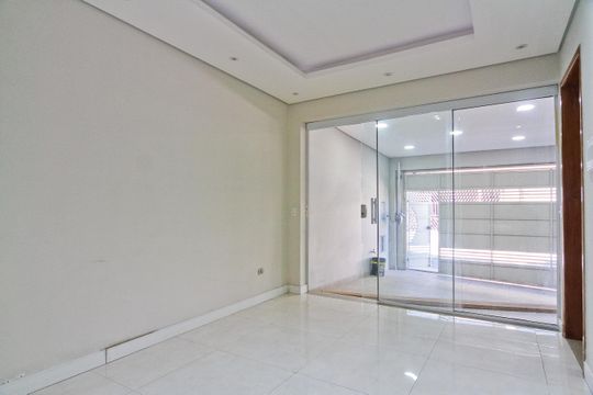 Sala de casa à venda com 3 quartos, 140m² em Vila Zat, São Paulo