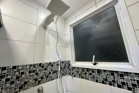 Banheiro de apartamento à venda com 2 quartos, 51m² em Centro, Barueri
