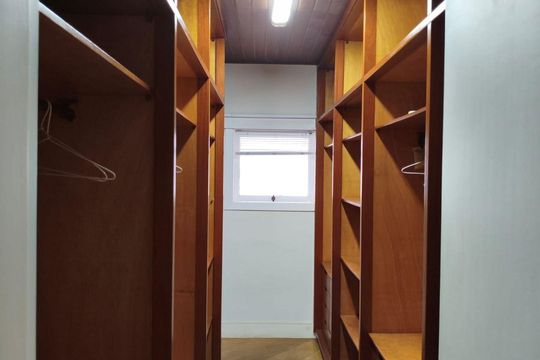 Casa à venda com 3 quartos, 321m² em Morada dos Pássaros, Barueri