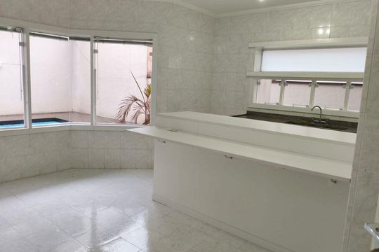 Casa à venda com 3 quartos, 321m² em Morada dos Pássaros, Barueri