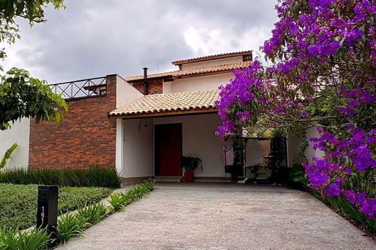 Casa à venda com 3 quartos, 317m² em Aldeia da Serra, Barueri