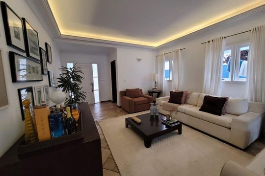 Casa à venda com 4 quartos, 355m² em Morada dos Pássaros, Barueri