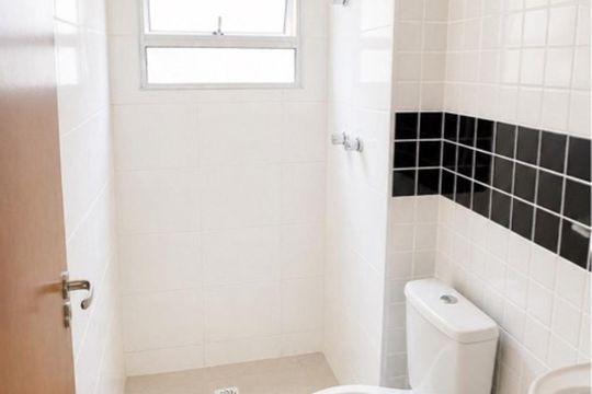 Banheiro de apartamento para alugar com 2 quartos, 60m² em Jardim Alvorada, Nova Iguaçu