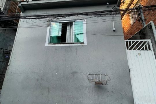 Fachada de casa à venda com 3 quartos, 48m² em Jardim Crepusculo, Guarulhos