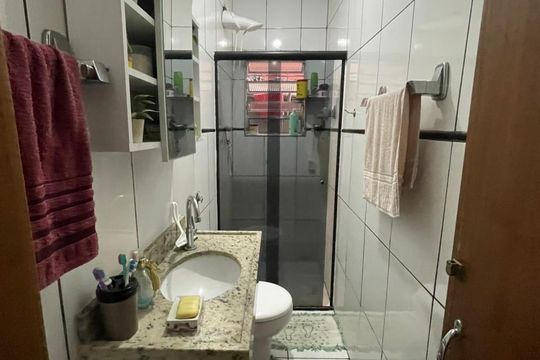 Banheiro de casa à venda com 3 quartos, 48m² em Jardim Crepusculo, Guarulhos