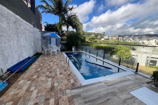 Casa à venda com 3 quartos, 290m² em Suru, Barueri