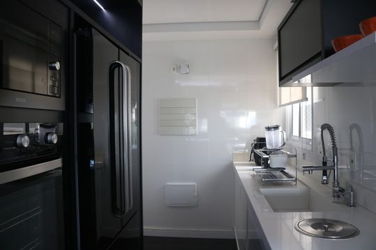 Cozinha de apartamento à venda com 2 quartos, 134m² em Vila Anastácio, São Paulo
