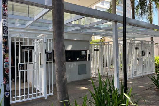 Fachada do Prédio de apartamento à venda com 2 quartos, 134m² em Vila Anastácio, São Paulo