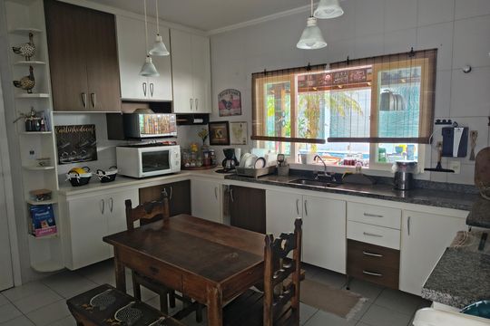 Cozinha de casa para alugar com 3 quartos, 230m² em Urbanova II, São José dos Campos