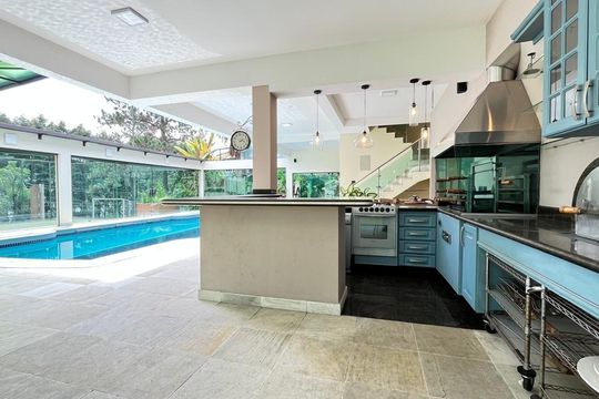 Casa à venda com 4 quartos, 903m² em Residencial das Estrelas, Barueri