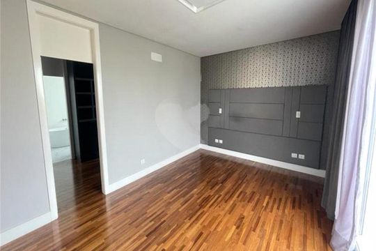 Casa à venda com 4 quartos, 555m² em Residencial Morada dos Lagos, Barueri