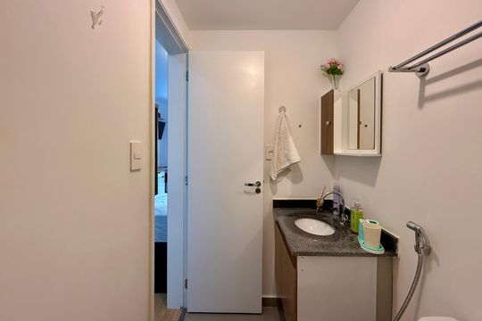 Banheiro  de kitnet/studio para alugar com 1 quarto, 28m² em Campo Belo, São Paulo