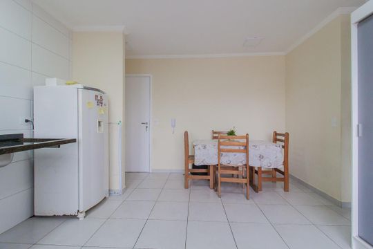 Sala/Sala de jantar/Cozinha de apartamento para alugar com 2 quartos, 42m² em Vila Bocaina, Mauá