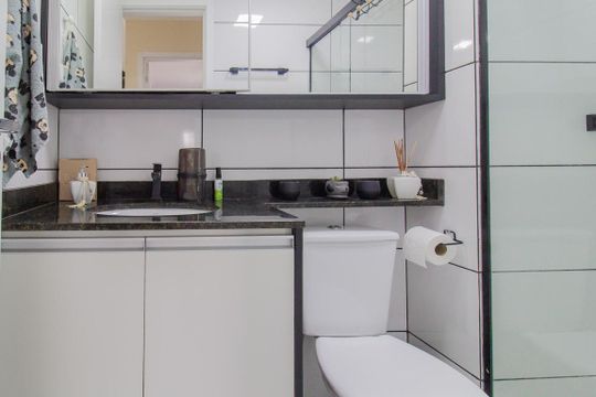 Banheiro de apartamento para alugar com 2 quartos, 42m² em Vila Bocaina, Mauá