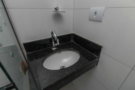 Banheiro de apartamento para alugar com 1 quarto, 36m² em Parque da Vila Prudente, São Paulo