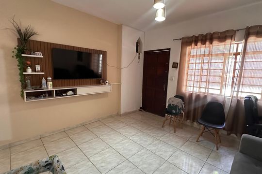 Casa à venda com 2 quartos, 200m² em Vila Cordeiro, São Paulo
