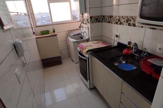 Cozinha de apartamento à venda com 2 quartos, 45m² em Parque Guarapiranga, São Paulo