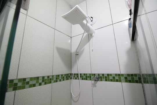 Banheiro de casa para alugar com 2 quartos, 60m² em Jacarepaguá, Rio de Janeiro