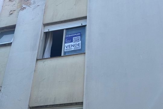 Placa de apartamento à venda com 3 quartos, 81m² em Higienópolis, Porto Alegre