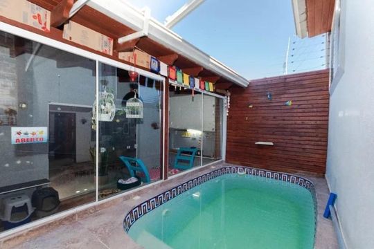 Casa à venda com 4 quartos, 184m² em Cavalhada, Porto Alegre