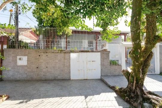 Casa à venda com 4 quartos, 184m² em Cavalhada, Porto Alegre