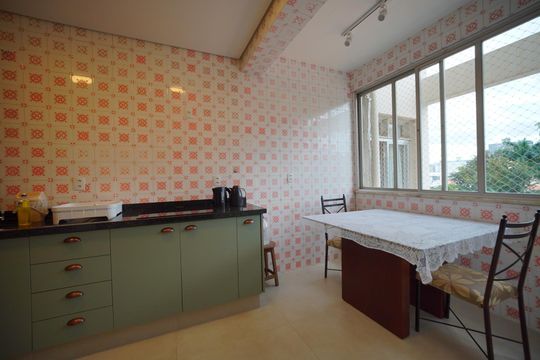 Cozinha de apartamento para alugar com 3 quartos, 106m² em Centro, Florianópolis