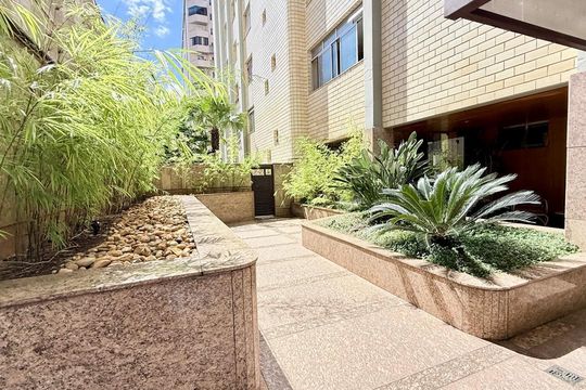 Apartamento à venda com 4 quartos, 179m² em Funcionários, Belo Horizonte