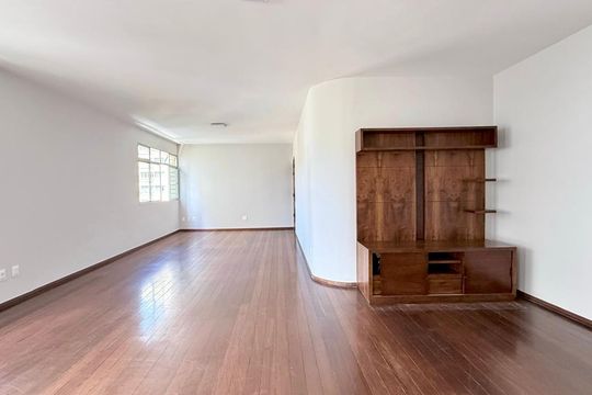Apartamento à venda com 4 quartos, 179m² em Funcionários, Belo Horizonte