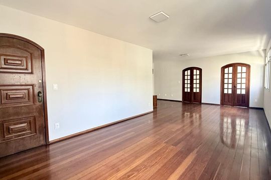 Apartamento à venda com 4 quartos, 179m² em Funcionários, Belo Horizonte