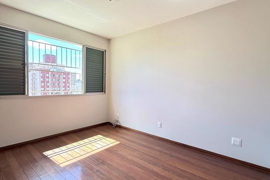 Apartamento à venda com 4 quartos, 179m² em Funcionários, Belo Horizonte