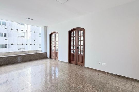 Apartamento à venda com 4 quartos, 179m² em Funcionários, Belo Horizonte