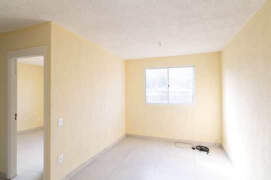 Apartamento para alugar com 2 quartos, 40m² em Santa Cruz, Rio de Janeiro