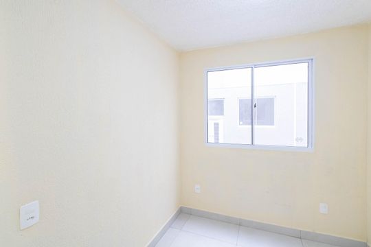 Quarto 2 de apartamento para alugar com 2 quartos, 40m² em Santa Cruz, Rio de Janeiro