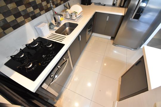 Cozinha de apartamento para alugar com 2 quartos, 65m² em Cristo Rei, Curitiba