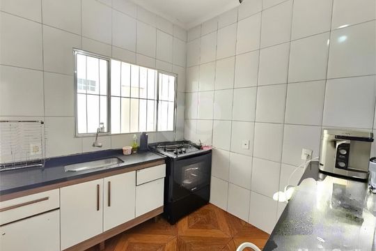 Casa à venda com 2 quartos, 139m² em Vila Sao Geraldo, São Paulo