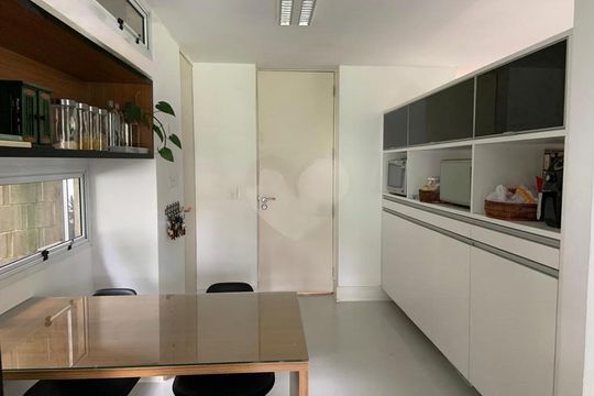 Casa à venda com 6 quartos, 900m² em Fazenda Morumbi, São Paulo