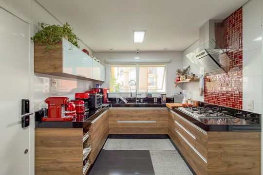 Cozinha de apartamento à venda com 3 quartos, 190m² em Perdizes, São Paulo