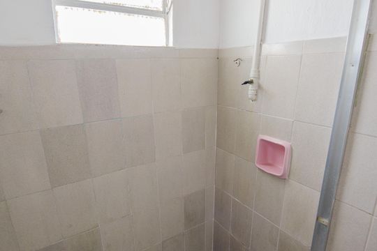 Banheiro de casa para alugar com 1 quarto, 60m² em Parque Sao Luis, Taubaté