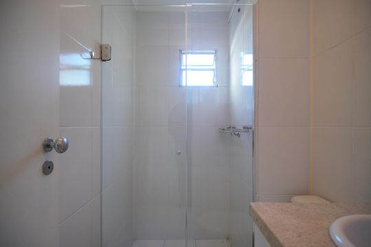 Banheiro 2 de apartamento à venda com 3 quartos, 93m² em Santos Dumont, São Leopoldo
