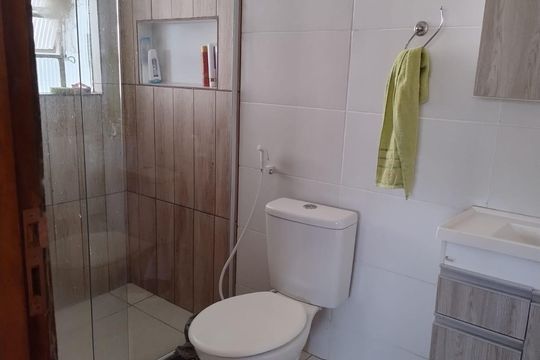 Banheiro de casa para alugar com 2 quartos, 100m² em Bangu, Rio de Janeiro