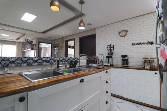 Cozinha de apartamento à venda com 3 quartos, 80m² em Parque Itrapoã, Santo André