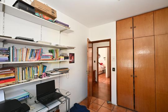 Quarto 2 de casa para alugar com 3 quartos, 280m² em Parque Assuncao, Taboão da Serra