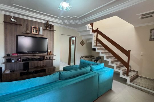 Casa à venda com 3 quartos, 128m² em Santa Terezinha, Santo André