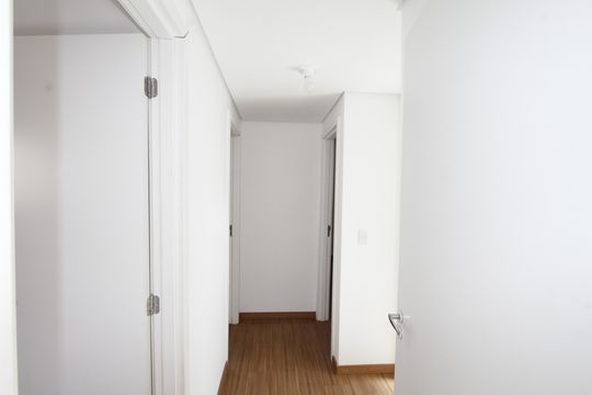 Corredor de apartamento para alugar com 3 quartos, 92m² em Padre Eustáquio, Belo Horizonte
