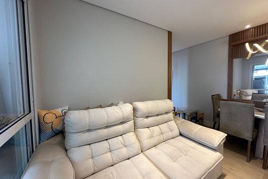 Sala de apartamento à venda com 2 quartos, 65m² em Alphaville Empresarial, Barueri