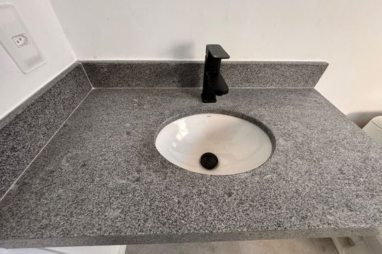 Suíte 3 - Banheiro de apartamento à venda com 3 quartos, 255m² em Guaratiba, Rio de Janeiro