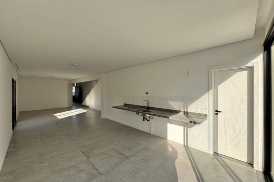 Cozinha de apartamento à venda com 3 quartos, 255m² em Guaratiba, Rio de Janeiro