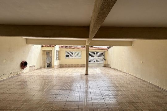 Garagem de apartamento à venda com 3 quartos, 220m² em Parque Industriario, Santo André