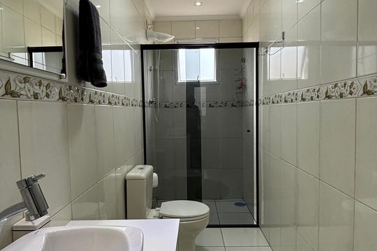 Banheiro de apartamento à venda com 3 quartos, 220m² em Parque Industriario, Santo André